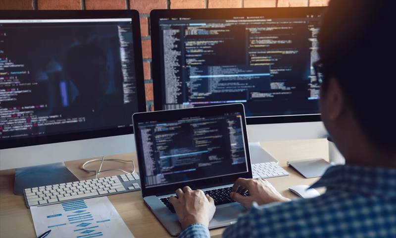 数据科学选型:R与Python如何赋能鄞州区网站建设?